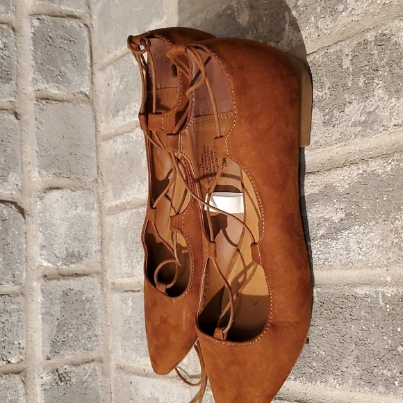 Mossimo Flat Shoes Womens Size 7.5 Pointed Toe Gladiator Small Heel - Picture 4 of 10